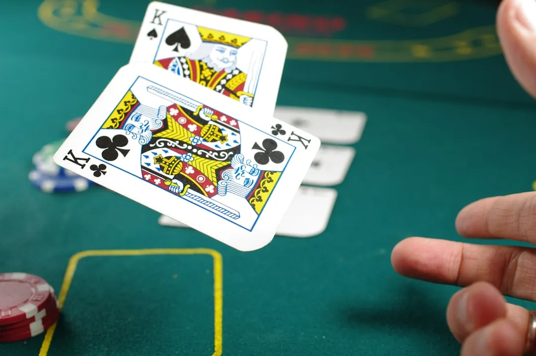 Casino oyunları sosyal oyun seçeneği ve arkadaş davet sistemi